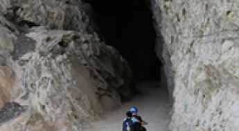 Hang Ban Tham Cave