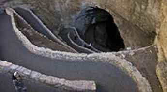 Carlsbad Caverns switchbacks