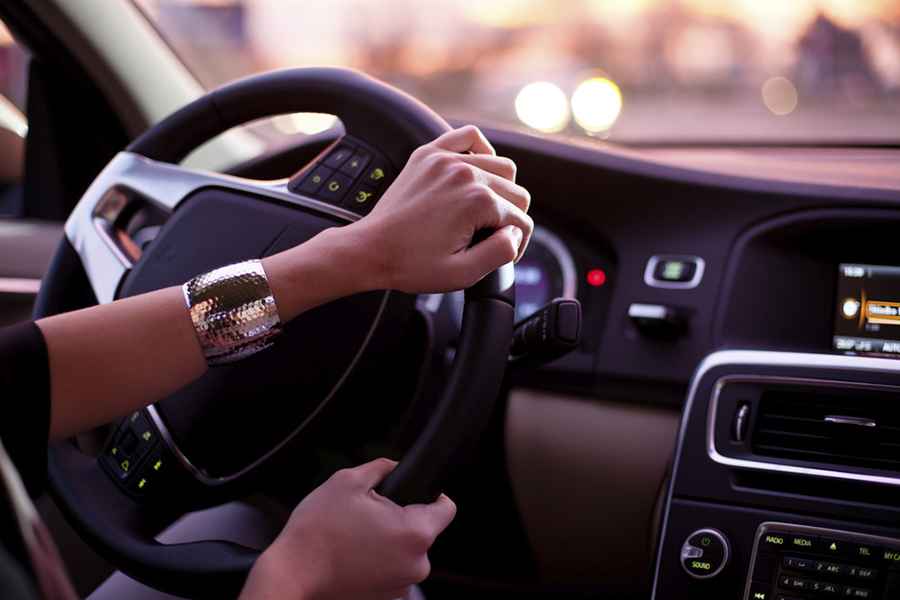 How You Can Prioritize Driving Safely and Avoid Accidents