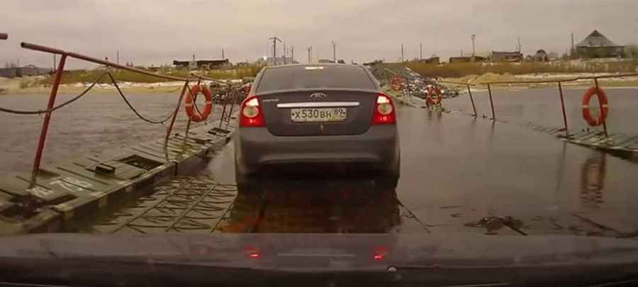 Nadym River pontoon bridge