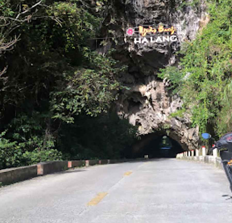 Nguom Bang Cave