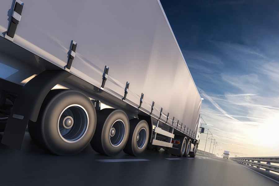 How Commercial Trucking Insurance Minimizes Risks on the Road