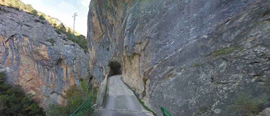 Tartalés Canyon Road