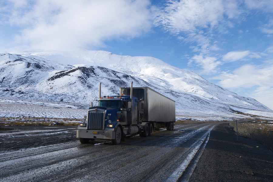 Why Dangerous Roads Appeal to Drivers — and How to Stay Out of Trouble