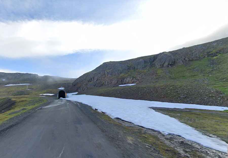 How to drive the Single Lane Tunnels/Bridges of Iceland?