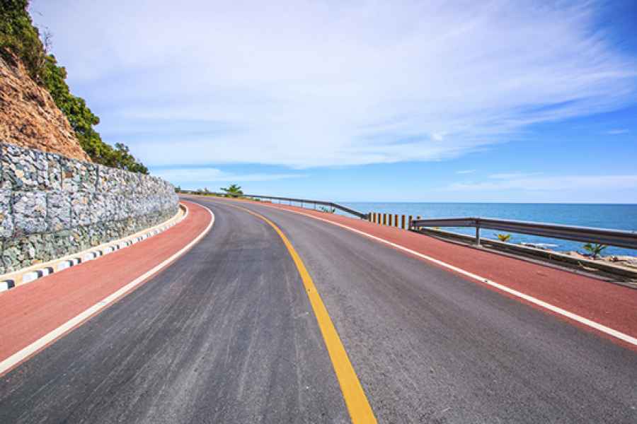 Capturing the beauty of the shoreline along coastal roads