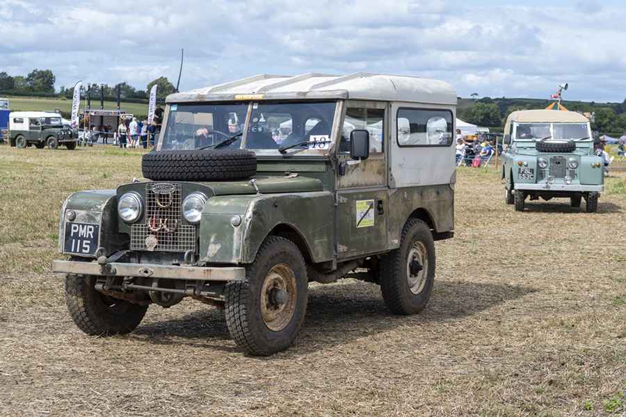 The Benefits of Using a Land Rover Specialist vs. a General Mechanic