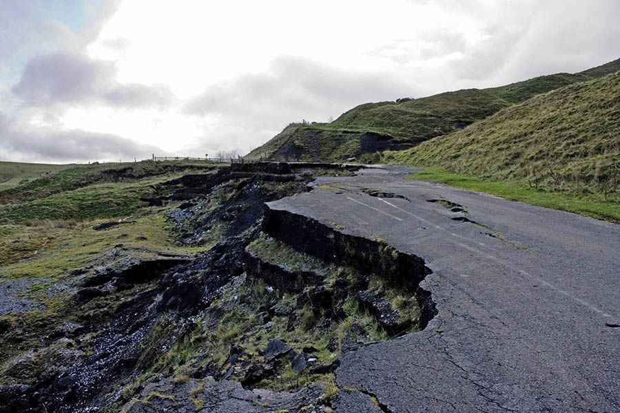 Old Mam Tor road