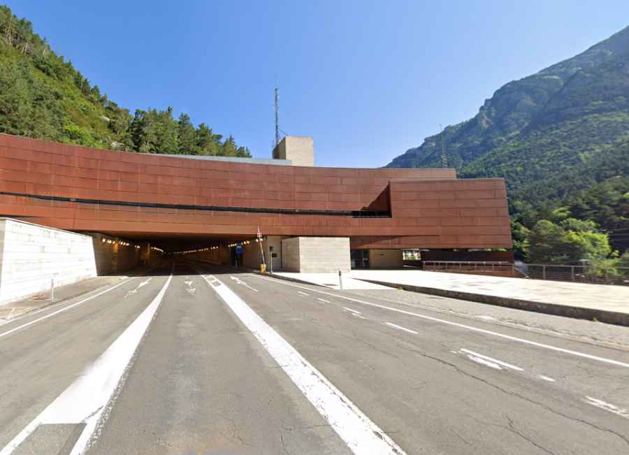 What are the 5 longest road tunnels in Spain?