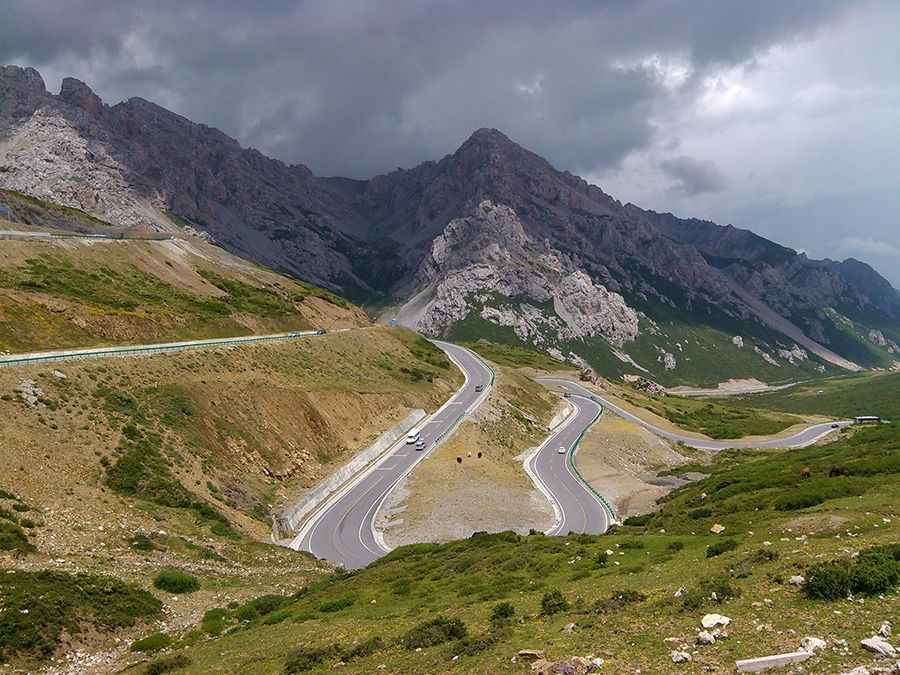 Xuebaoding Snow Mountain Pass