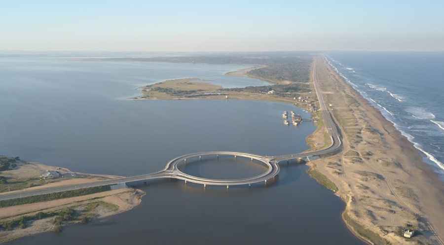 Laguna Garzón Bridge