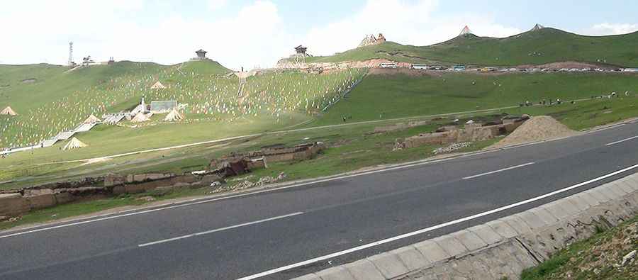 Riyue Mountain Pass