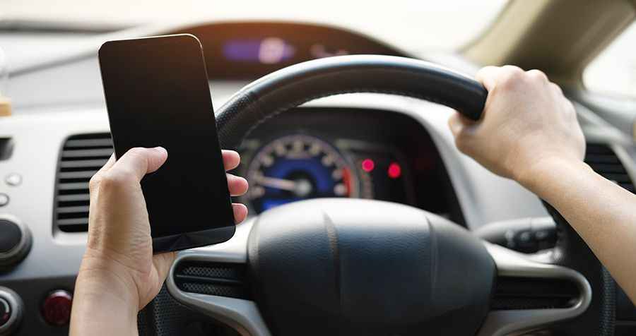 Distracted Driving Safety Tips for Teens