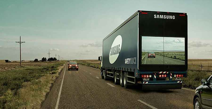 Samsung invents a screen on the back of trucks to show the road ahead