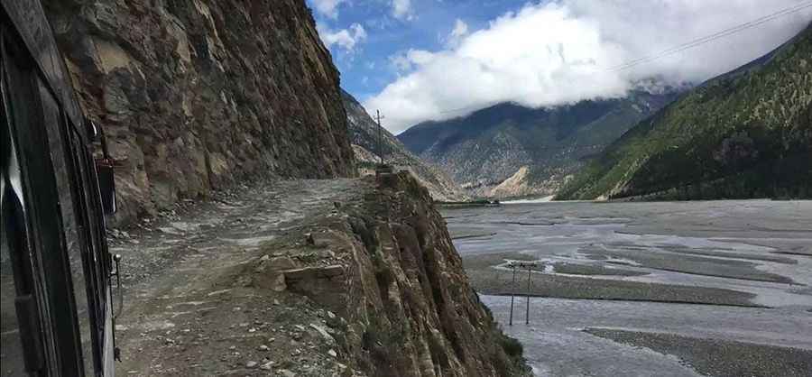 Beni-Jomsom road