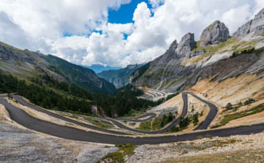 Balagezong Mountain Road