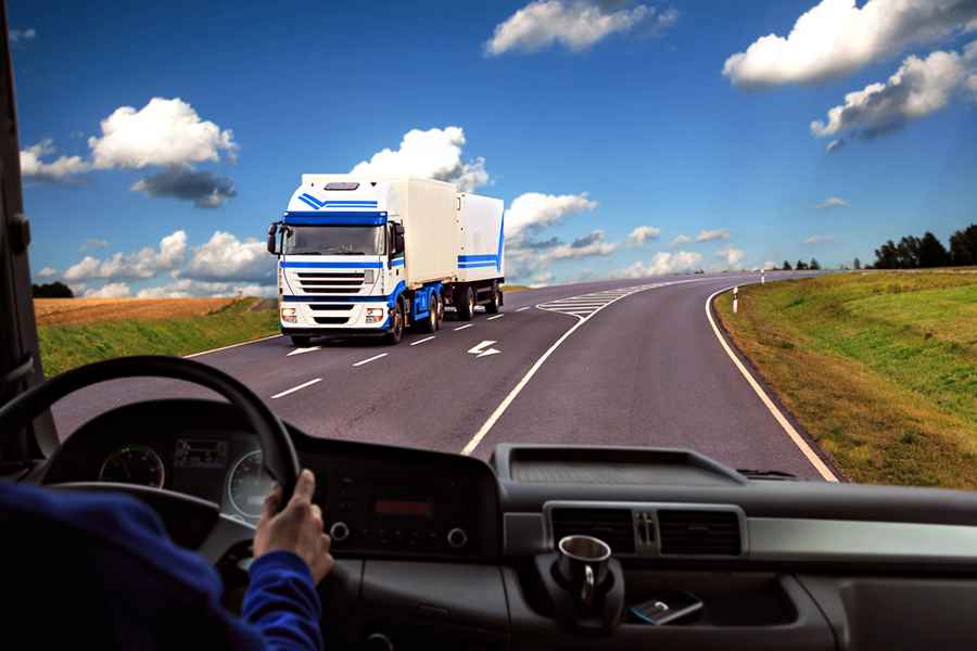 3 Simple Steps to Become a Truck Driver