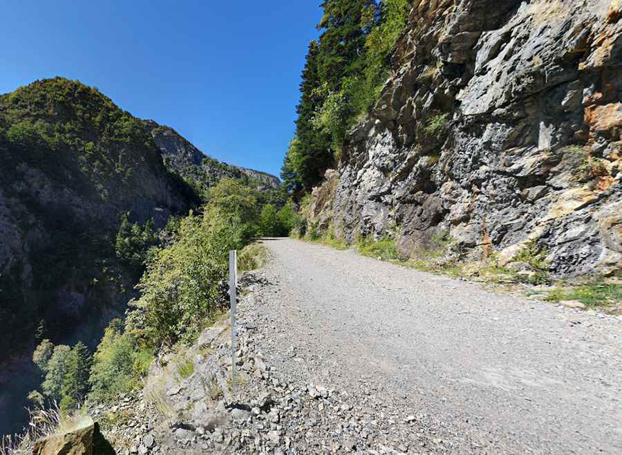 Bujaruelo Valley Road